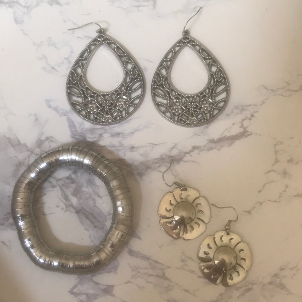 BUNDLE BRACELET WITH MIX & MATCH EARRINGS